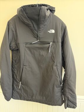 The North Face womens black  Pullover Puffer Anorak